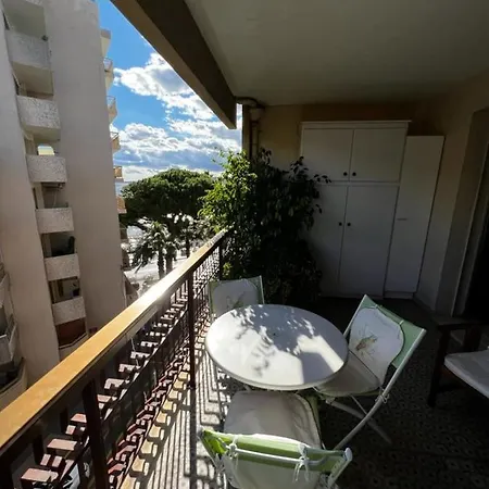 Amazing Studio In Les Pins With A Large Terrasse & Seaview Parking Appartamento
